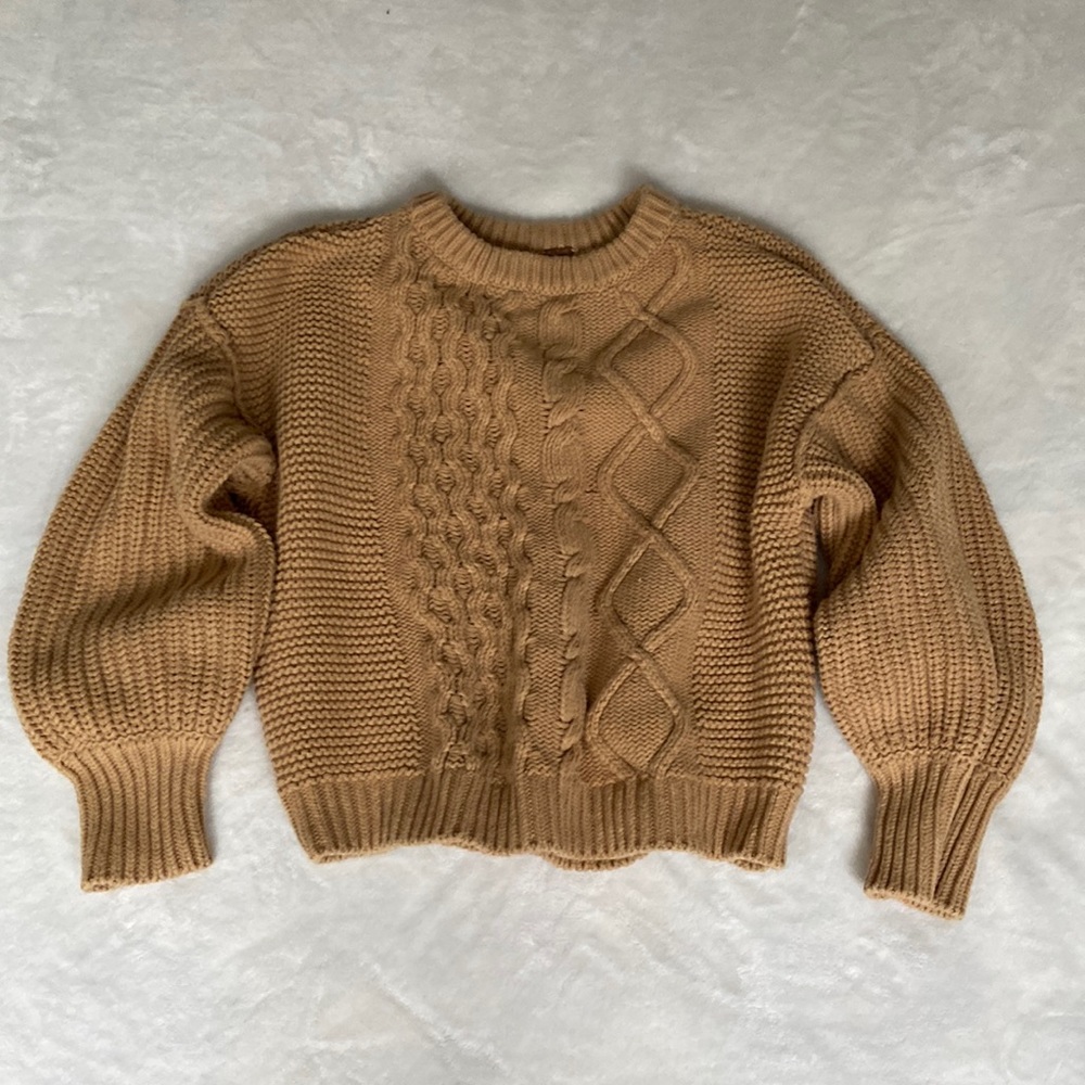 Free People oversized brown/ tan heavy cable knit sweater Small